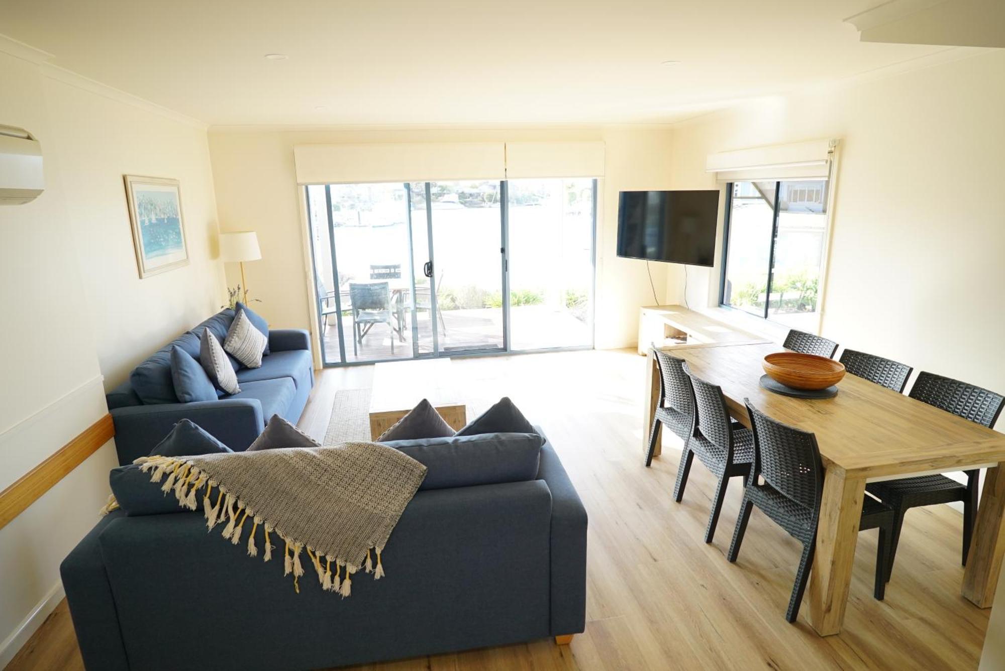 Captains Cove Resort - Waterfront Apartments Paynesville Exterior foto
